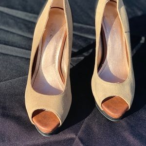 Suede sexy heels, great for dancing in !